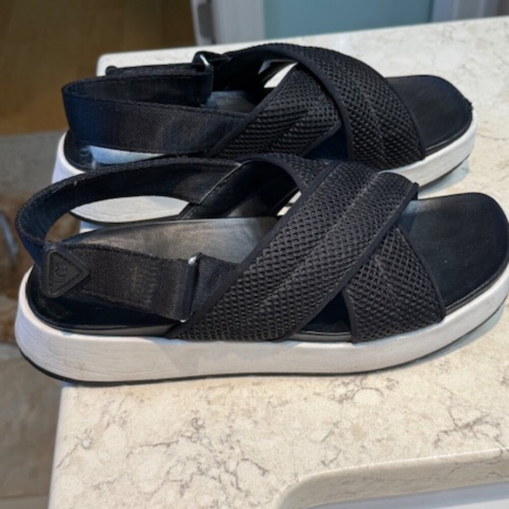 Ugg Black Mesh Crisscross Sandal - Size 8